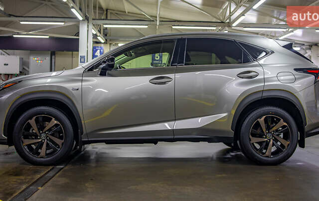 Серый Лексус НХ, объемом двигателя 2 л и пробегом 29 тыс. км за 33800 $, фото 6 на Automoto.ua