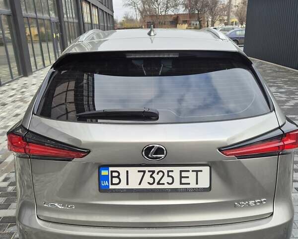 Сірий Лексус НХ, об'ємом двигуна 1.99 л та пробігом 28 тис. км за 37500 $, фото 4 на Automoto.ua