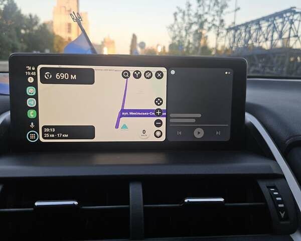 Серый Лексус НХ, объемом двигателя 2 л и пробегом 46 тыс. км за 35600 $, фото 8 на Automoto.ua