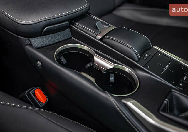 Серый Лексус НХ, объемом двигателя 2 л и пробегом 29 тыс. км за 33800 $, фото 35 на Automoto.ua