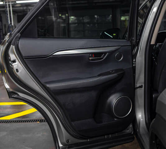 Сірий Лексус НХ, об'ємом двигуна 2 л та пробігом 29 тис. км за 35200 $, фото 40 на Automoto.ua