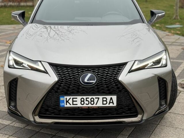 Сірий Лексус НХ, об'ємом двигуна 2 л та пробігом 35 тис. км за 29900 $, фото 4 на Automoto.ua