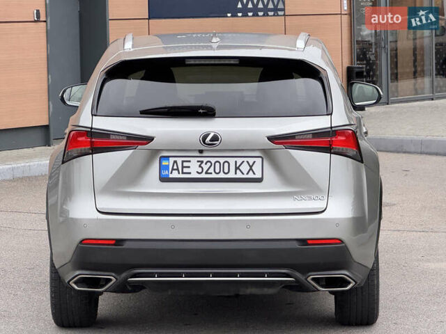 Сірий Лексус НХ, об'ємом двигуна 2 л та пробігом 63 тис. км за 30500 $, фото 7 на Automoto.ua
