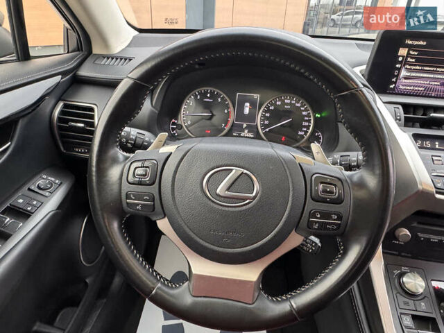 Сірий Лексус НХ, об'ємом двигуна 2 л та пробігом 63 тис. км за 30500 $, фото 33 на Automoto.ua