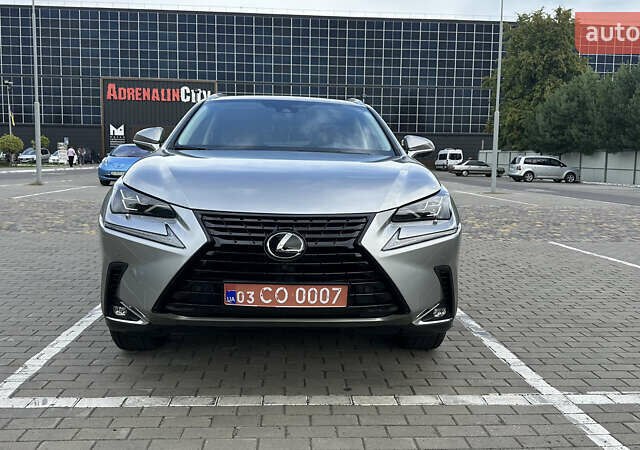 Серый Лексус НХ, объемом двигателя 2 л и пробегом 49 тыс. км за 31900 $, фото 9 на Automoto.ua