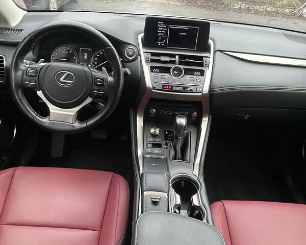 Серый Лексус НХ, объемом двигателя 1.99 л и пробегом 47 тыс. км за 29500 $, фото 12 на Automoto.ua