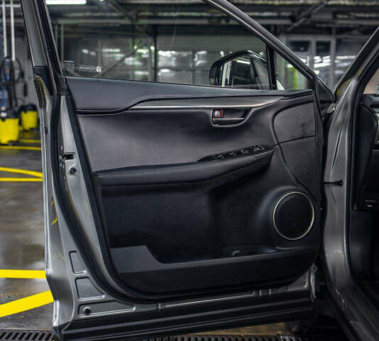 Сірий Лексус НХ, об'ємом двигуна 2 л та пробігом 29 тис. км за 35200 $, фото 32 на Automoto.ua