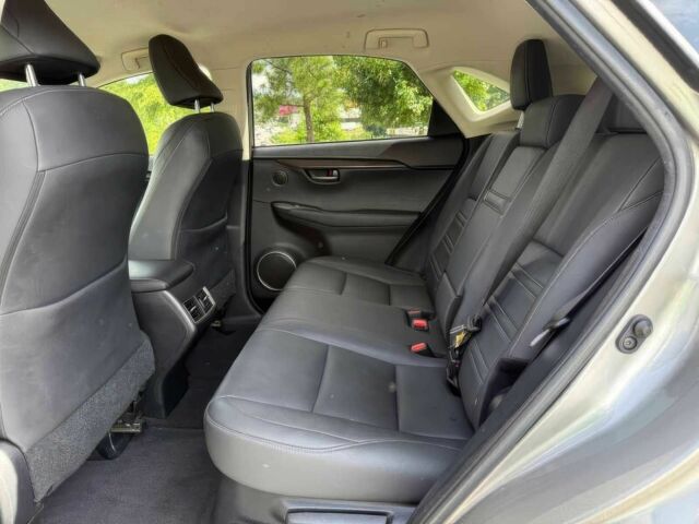 Сірий Лексус НХ, об'ємом двигуна 2 л та пробігом 49 тис. км за 10400 $, фото 12 на Automoto.ua