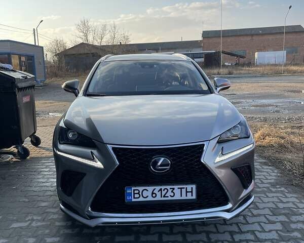 Серый Лексус НХ, объемом двигателя 2 л и пробегом 90 тыс. км за 27000 $, фото 3 на Automoto.ua