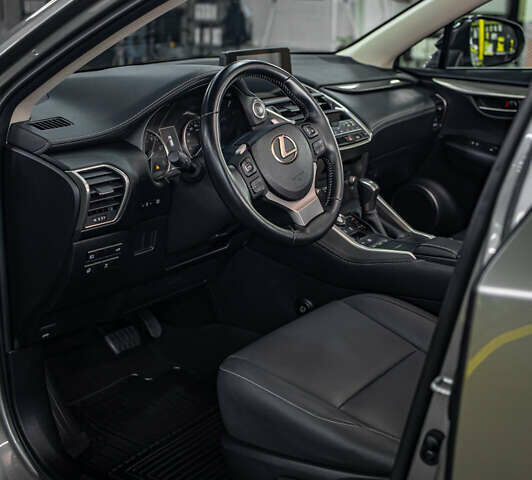 Сірий Лексус НХ, об'ємом двигуна 2 л та пробігом 29 тис. км за 35200 $, фото 29 на Automoto.ua