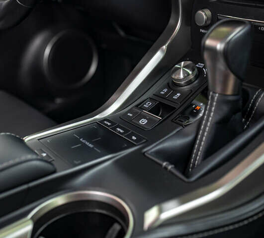 Сірий Лексус НХ, об'ємом двигуна 2 л та пробігом 29 тис. км за 35200 $, фото 24 на Automoto.ua