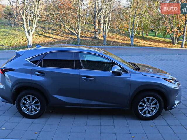 Сірий Лексус НХ, об'ємом двигуна 2 л та пробігом 61 тис. км за 35555 $, фото 6 на Automoto.ua