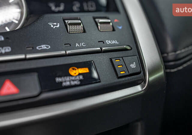 Сірий Лексус НХ, об'ємом двигуна 2 л та пробігом 29 тис. км за 35200 $, фото 28 на Automoto.ua