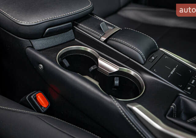 Сірий Лексус НХ, об'ємом двигуна 2 л та пробігом 29 тис. км за 35200 $, фото 22 на Automoto.ua