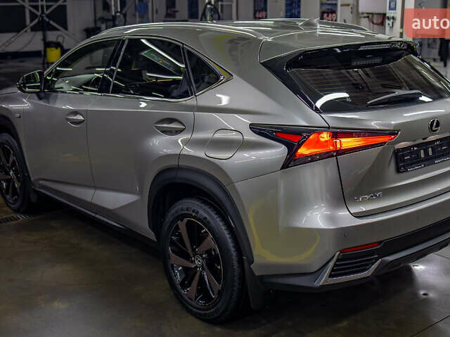 Сірий Лексус НХ, об'ємом двигуна 2 л та пробігом 29 тис. км за 35200 $, фото 7 на Automoto.ua