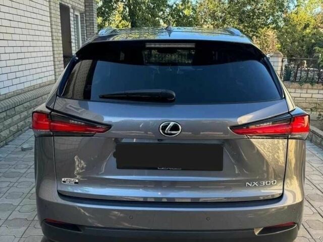 Серый Лексус НХ, объемом двигателя 2 л и пробегом 80 тыс. км за 26500 $, фото 4 на Automoto.ua