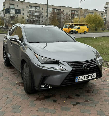 Серый Лексус НХ, объемом двигателя 2 л и пробегом 69 тыс. км за 30900 $, фото 5 на Automoto.ua