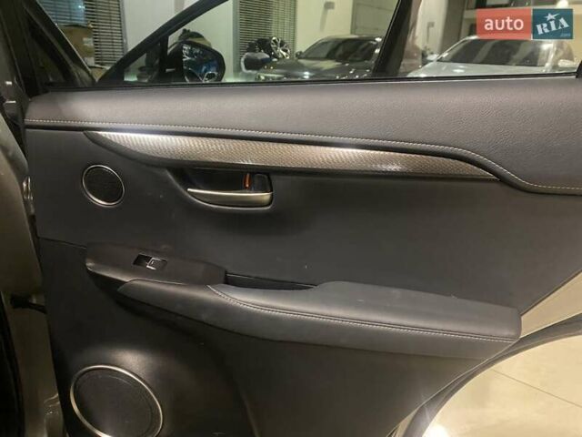 Сірий Лексус НХ, об'ємом двигуна 2 л та пробігом 55 тис. км за 29999 $, фото 34 на Automoto.ua