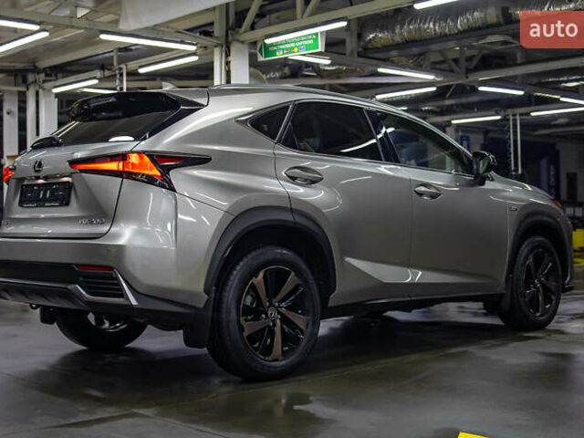 Серый Лексус НХ, объемом двигателя 2 л и пробегом 29 тыс. км за 33800 $, фото 8 на Automoto.ua