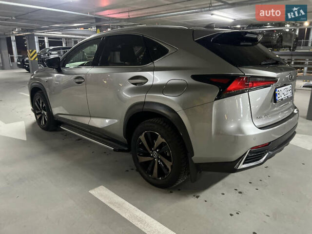Сірий Лексус НХ, об'ємом двигуна 1.99 л та пробігом 48 тис. км за 32900 $, фото 15 на Automoto.ua