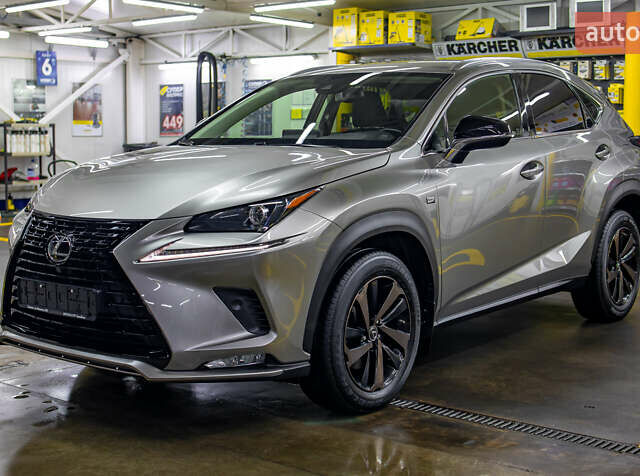 Серый Лексус НХ, объемом двигателя 2 л и пробегом 29 тыс. км за 33800 $, фото 5 на Automoto.ua