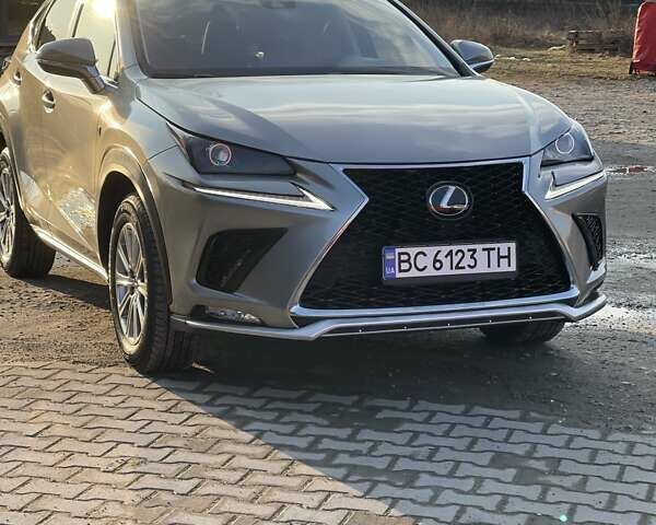 Серый Лексус НХ, объемом двигателя 2 л и пробегом 90 тыс. км за 27000 $, фото 5 на Automoto.ua