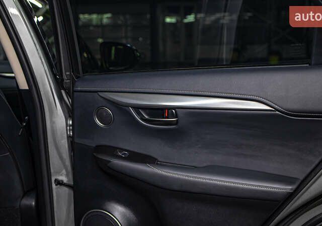 Серый Лексус НХ, объемом двигателя 2 л и пробегом 29 тыс. км за 33800 $, фото 43 на Automoto.ua