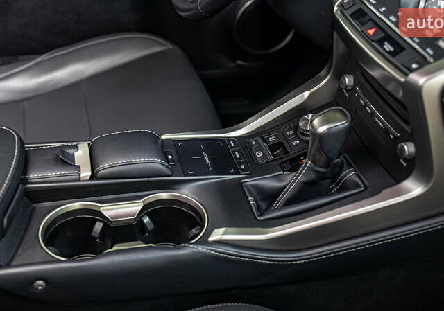 Сірий Лексус НХ, об'ємом двигуна 2 л та пробігом 29 тис. км за 35200 $, фото 23 на Automoto.ua