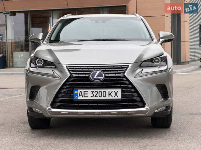 Сірий Лексус НХ, об'ємом двигуна 2 л та пробігом 63 тис. км за 30500 $, фото 8 на Automoto.ua