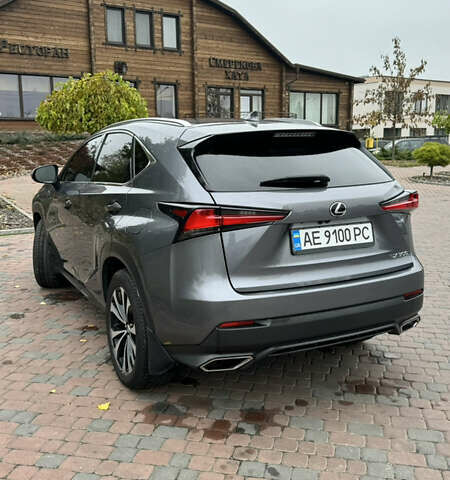 Серый Лексус НХ, объемом двигателя 2 л и пробегом 69 тыс. км за 30900 $, фото 1 на Automoto.ua