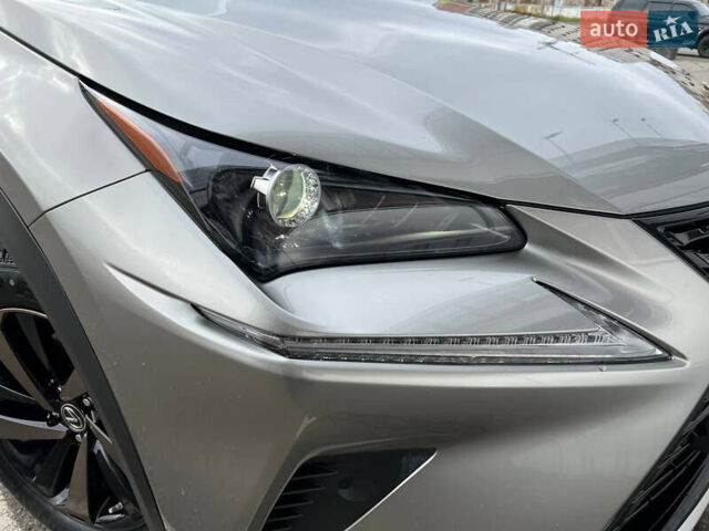 Серый Лексус НХ, объемом двигателя 2 л и пробегом 40 тыс. км за 35000 $, фото 1 на Automoto.ua