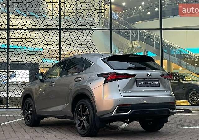 Сірий Лексус НХ, об'ємом двигуна 1.99 л та пробігом 42 тис. км за 37089 $, фото 1 на Automoto.ua