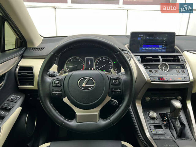 Серый Лексус НХ, объемом двигателя 2 л и пробегом 40 тыс. км за 35000 $, фото 5 на Automoto.ua