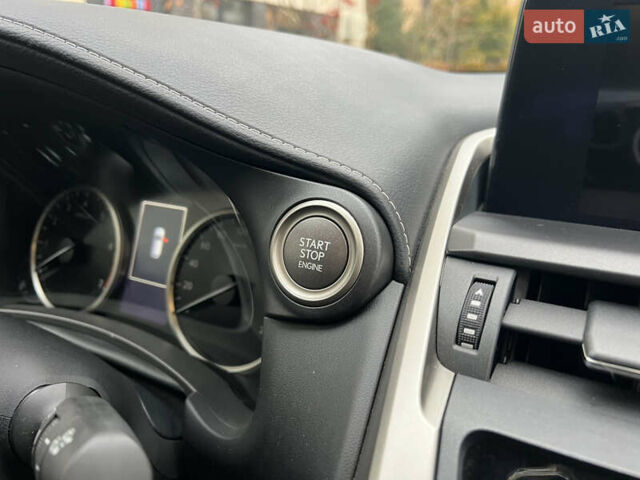 Сірий Лексус НХ, об'ємом двигуна 1.99 л та пробігом 60 тис. км за 34500 $, фото 44 на Automoto.ua