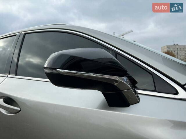 Серый Лексус НХ, объемом двигателя 2 л и пробегом 40 тыс. км за 35000 $, фото 2 на Automoto.ua