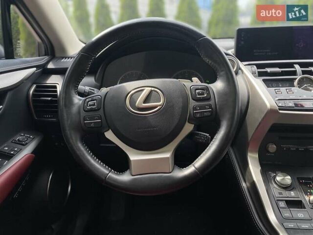 Сірий Лексус НХ, об'ємом двигуна 2 л та пробігом 41 тис. км за 29900 $, фото 16 на Automoto.ua
