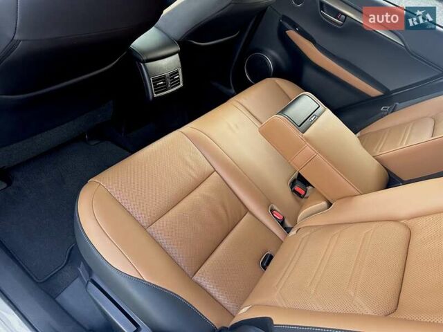 Серый Лексус НХ, объемом двигателя 2.49 л и пробегом 50 тыс. км за 40900 $, фото 34 на Automoto.ua