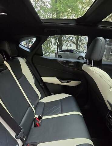 Сірий Лексус НХ, об'ємом двигуна 2.49 л та пробігом 17 тис. км за 52000 $, фото 12 на Automoto.ua