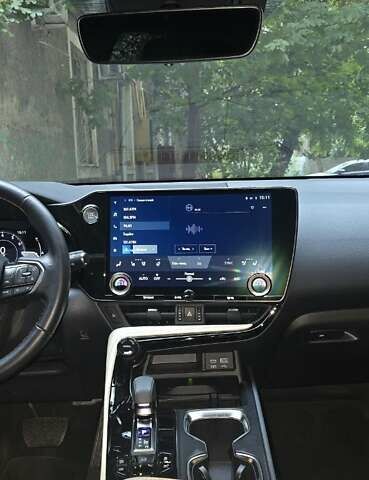 Сірий Лексус НХ, об'ємом двигуна 2.49 л та пробігом 17 тис. км за 52000 $, фото 13 на Automoto.ua