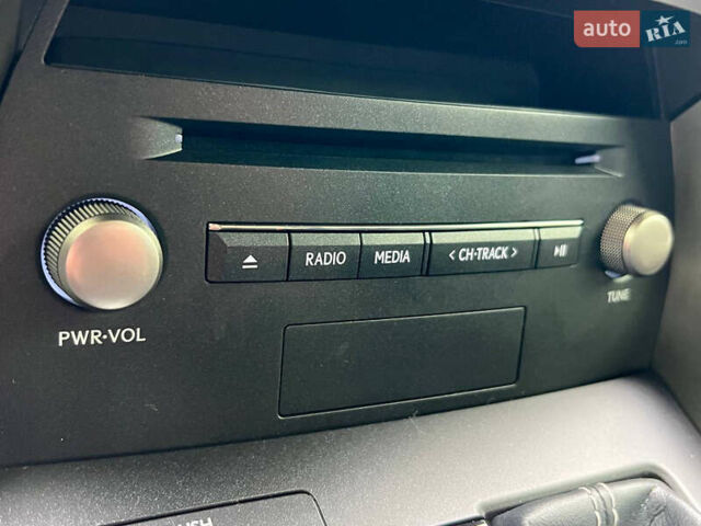 Серый Лексус НХ, объемом двигателя 2 л и пробегом 40 тыс. км за 35000 $, фото 13 на Automoto.ua