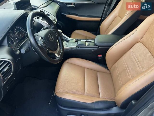 Серый Лексус НХ, объемом двигателя 2.49 л и пробегом 50 тыс. км за 40900 $, фото 43 на Automoto.ua