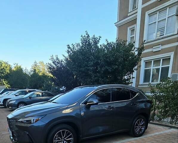 Сірий Лексус НХ, об'ємом двигуна 2.49 л та пробігом 17 тис. км за 52000 $, фото 5 на Automoto.ua