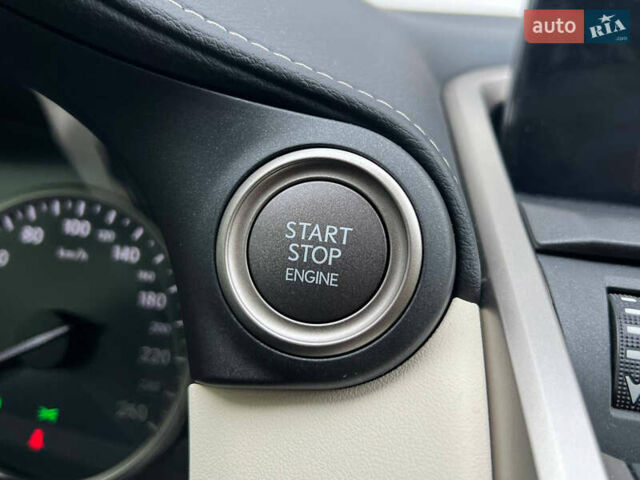 Серый Лексус НХ, объемом двигателя 2 л и пробегом 40 тыс. км за 35000 $, фото 12 на Automoto.ua