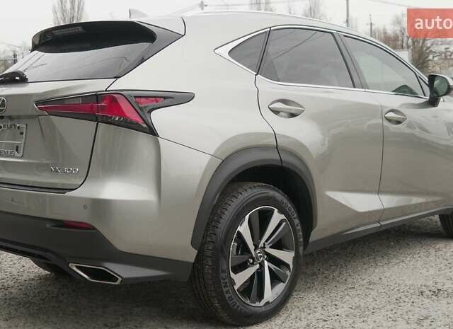 Сірий Лексус НХ, об'ємом двигуна 2 л та пробігом 41 тис. км за 31750 $, фото 5 на Automoto.ua