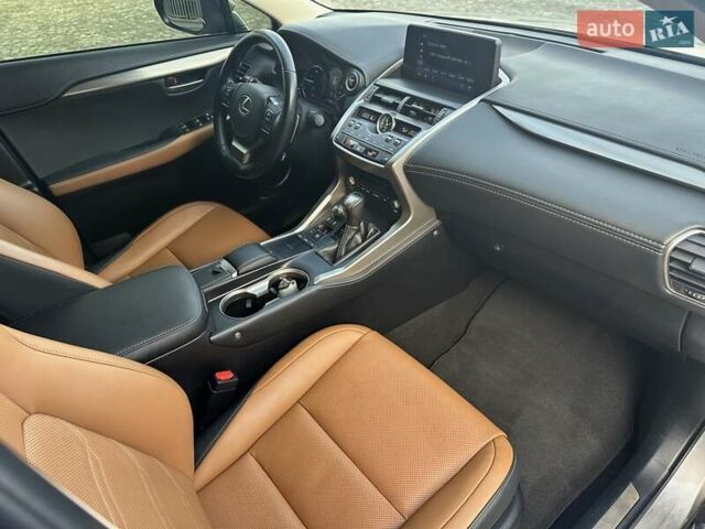 Серый Лексус НХ, объемом двигателя 2.49 л и пробегом 50 тыс. км за 40900 $, фото 47 на Automoto.ua