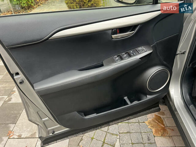 Сірий Лексус НХ, об'ємом двигуна 1.99 л та пробігом 60 тис. км за 34500 $, фото 25 на Automoto.ua