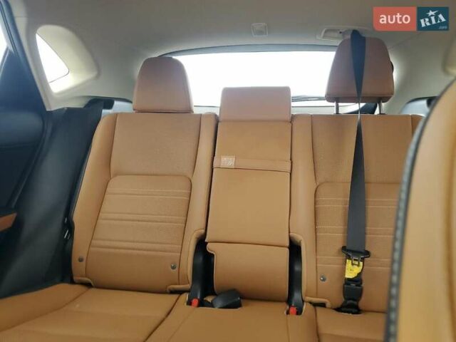 Сірий Лексус НХ, об'ємом двигуна 2 л та пробігом 165 тис. км за 9000 $, фото 6 на Automoto.ua