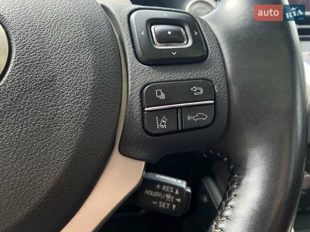 Сірий Лексус НХ, об'ємом двигуна 2 л та пробігом 41 тис. км за 29900 $, фото 23 на Automoto.ua