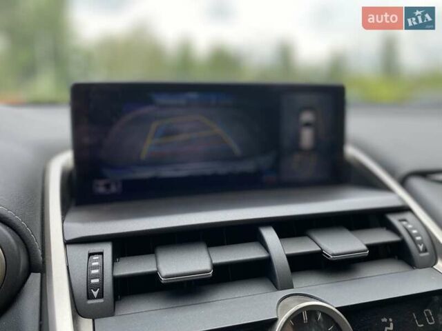 Сірий Лексус НХ, об'ємом двигуна 2 л та пробігом 41 тис. км за 29900 $, фото 24 на Automoto.ua