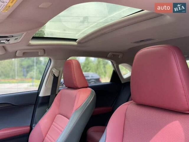 Сірий Лексус НХ, об'ємом двигуна 2 л та пробігом 41 тис. км за 29900 $, фото 12 на Automoto.ua